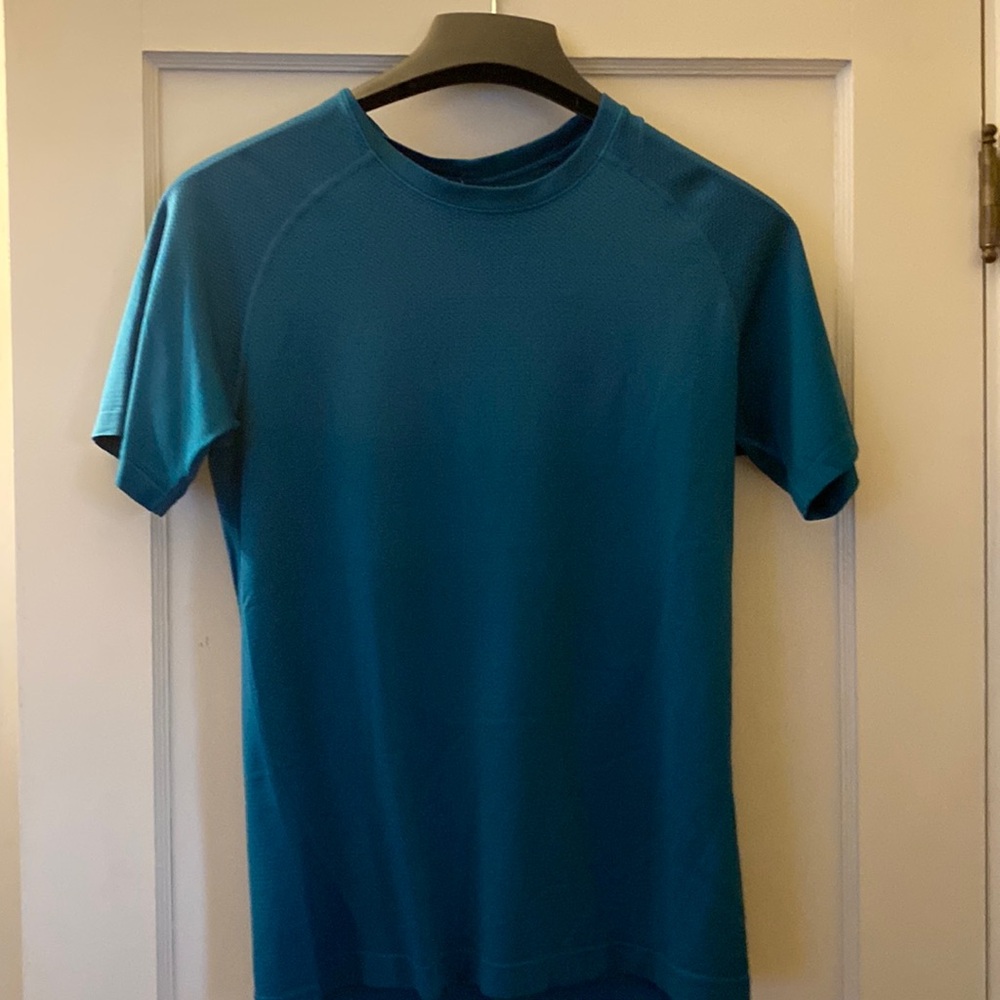 Lululemon t-shirt